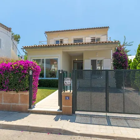Villa Modern With Pool In *